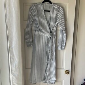Time and Tru Long Sleeve Striped Dress - White and Blue